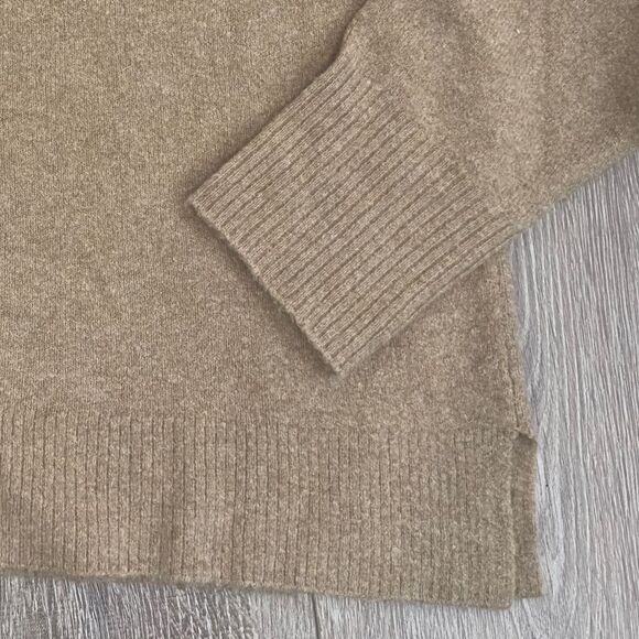 J Crew Extra Soft Yarn Wool Blend Crewneck Sweater Size Large Style BU223 - Picture 7 of 12